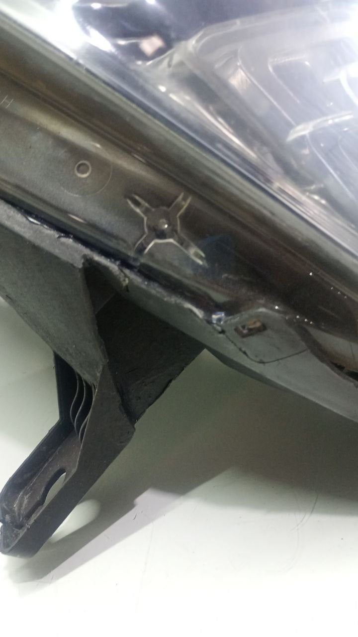 Farol lado esquerdo máscara negra fiat uno drive 2016 a 2023