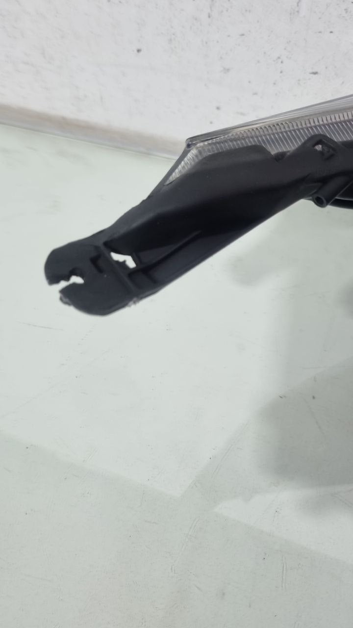 Farol Diant Esq GM Chevrolet Spin 2013/2018 Usado