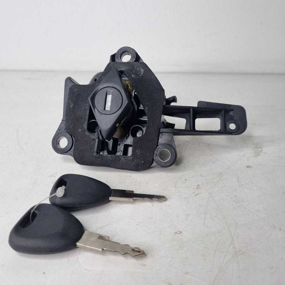 Fechadura Tampa Traseira Renault Clio Sedan 2004/2012