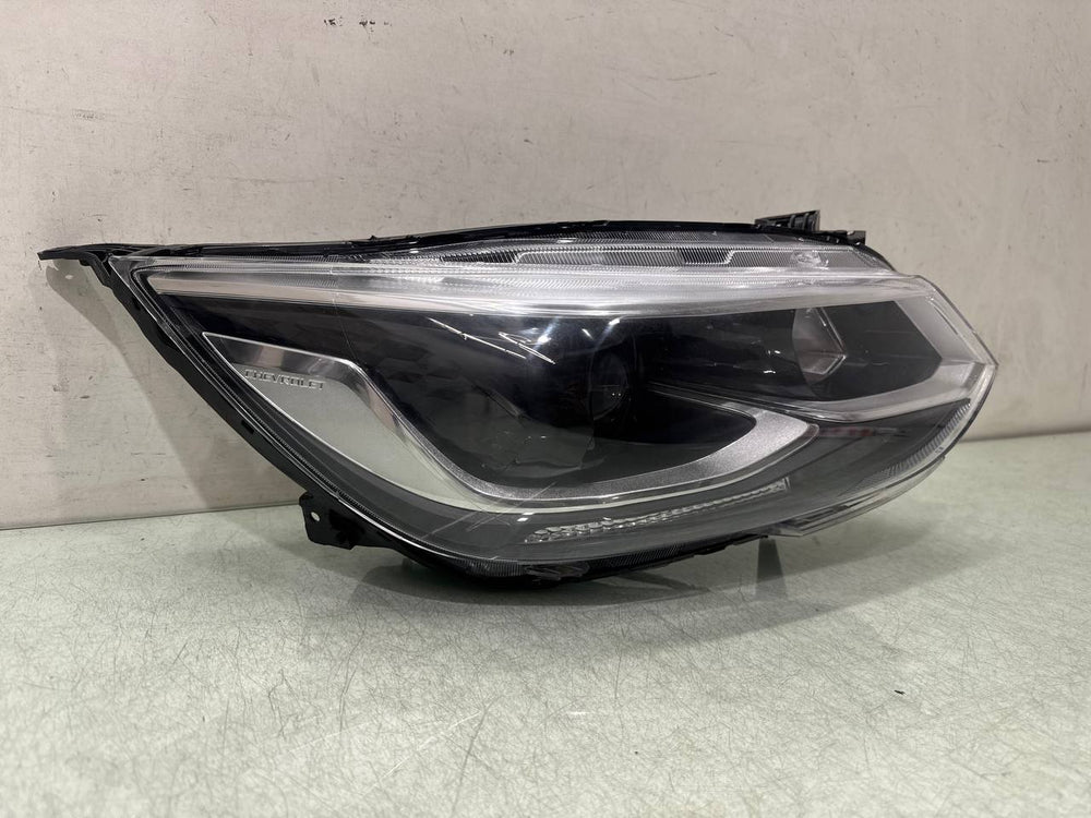 Farol Direito Onix Original com Globo 2020/2025 usado