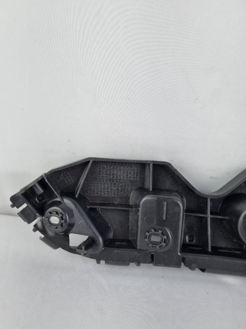 Suporte Guia Parachoque Dianteiro Direito Renault Duster 2012/2019 Novo