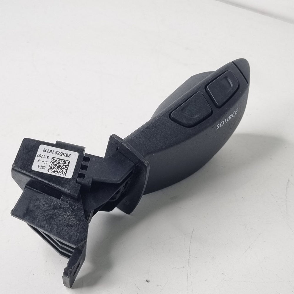 Comando de Rádio no Volante Renault Duster 2022/2025 Usado