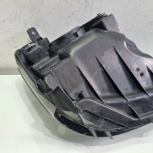 Farol Do Lado Esquerdo Toyota Etios Modelos 2013/2019 Esquerdo/motorista