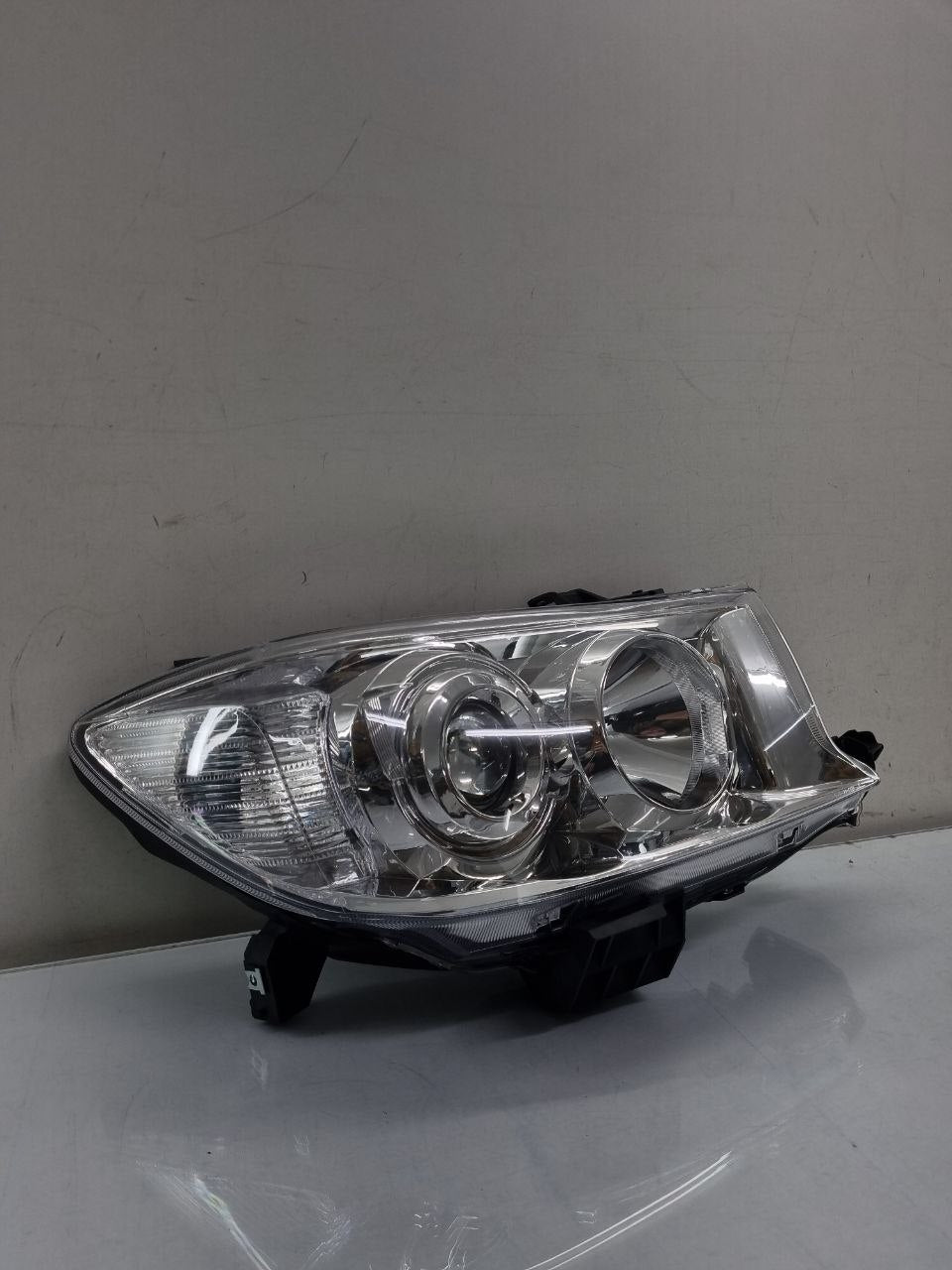 FAROL DIREITO HILUX SW4 2009/ 2011 TYC