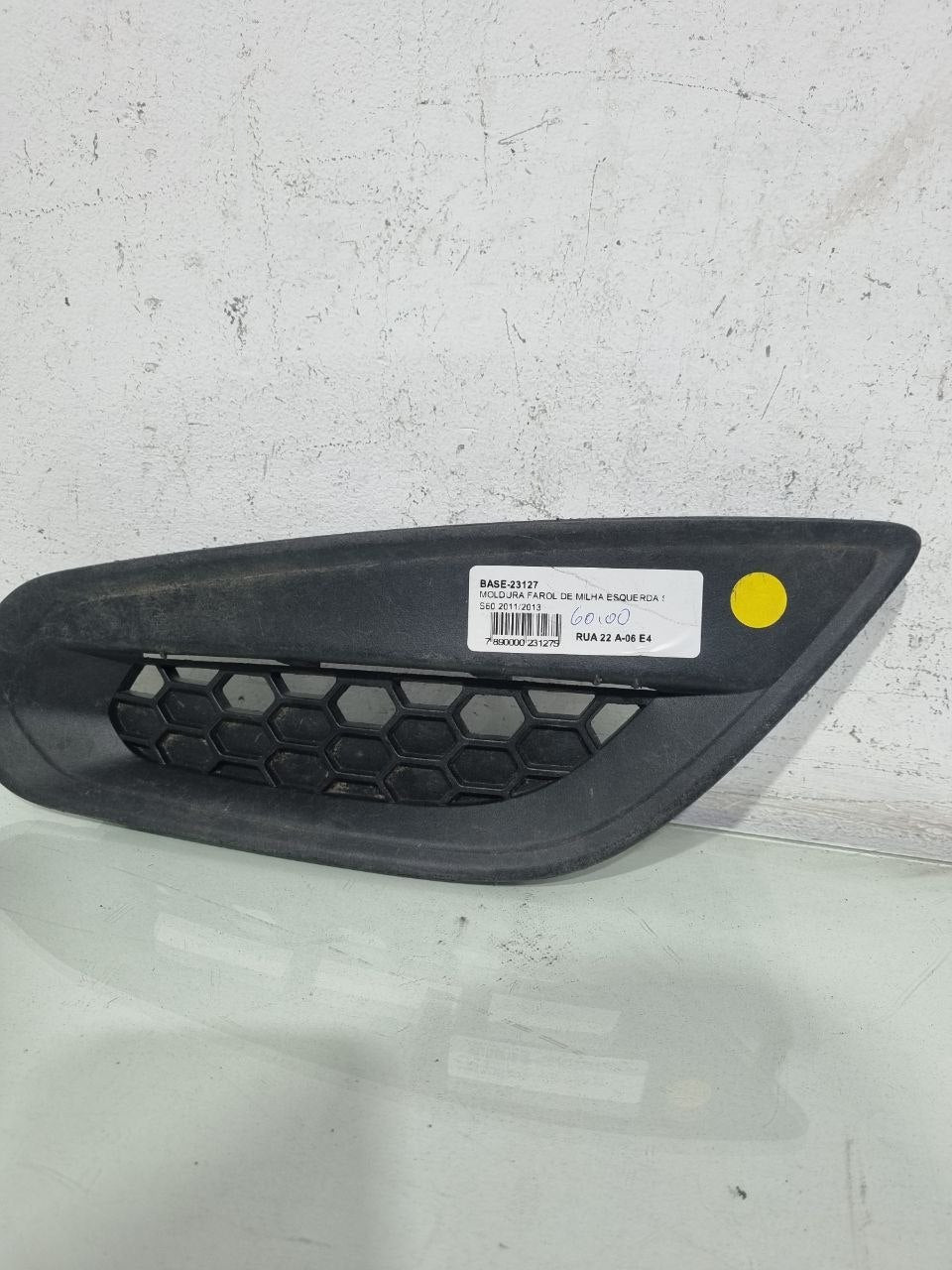Moldura Farol de Milha Esquerda Volvo S60 2011/2013 Usado