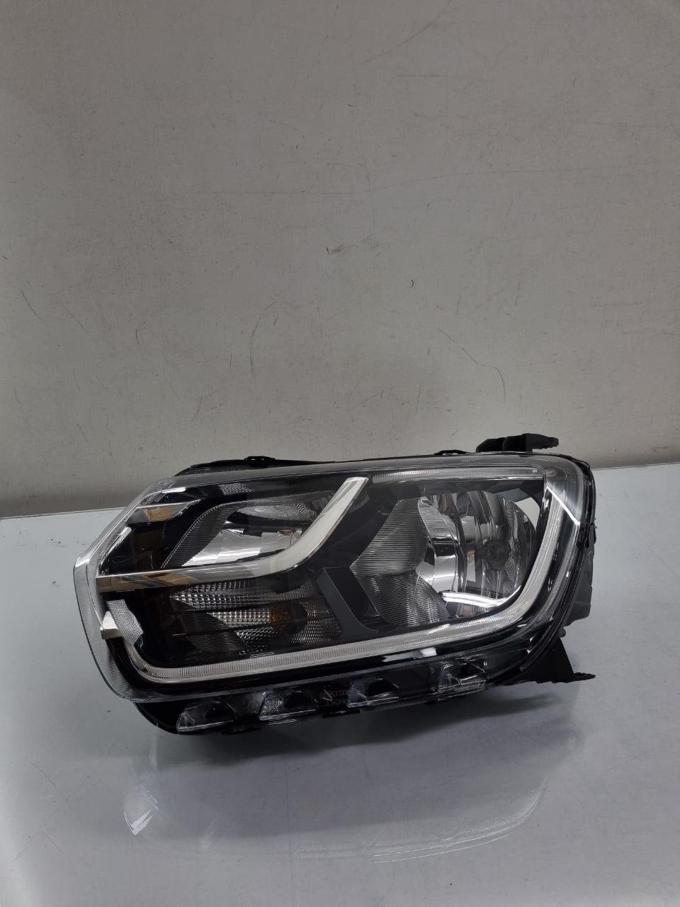 Farol Esquerdo Duster 2020/2022 Masc Negra C/Led
