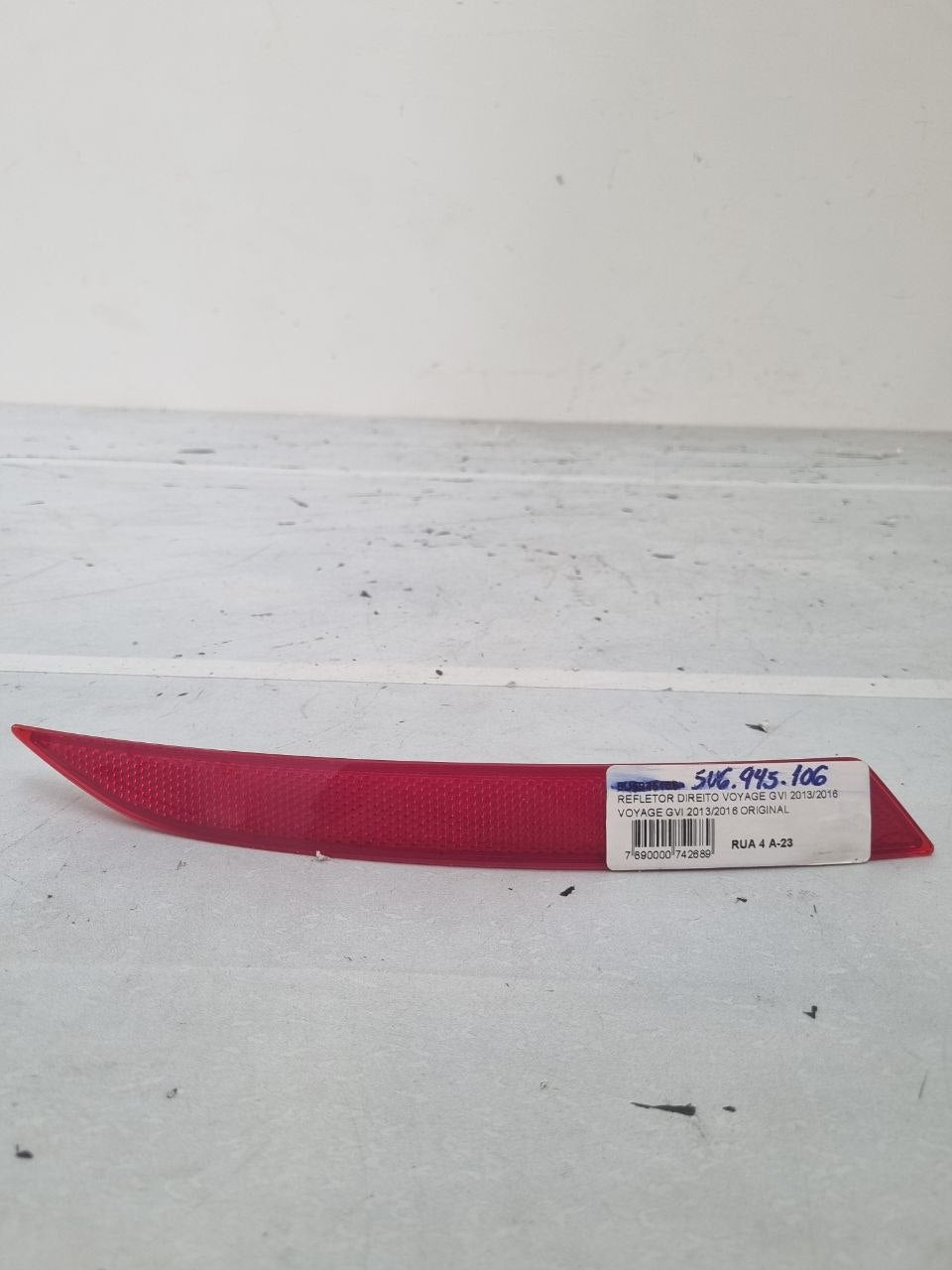 Refletor Traseiro Dir Volkswagen Voyage 2013/2016 - Original