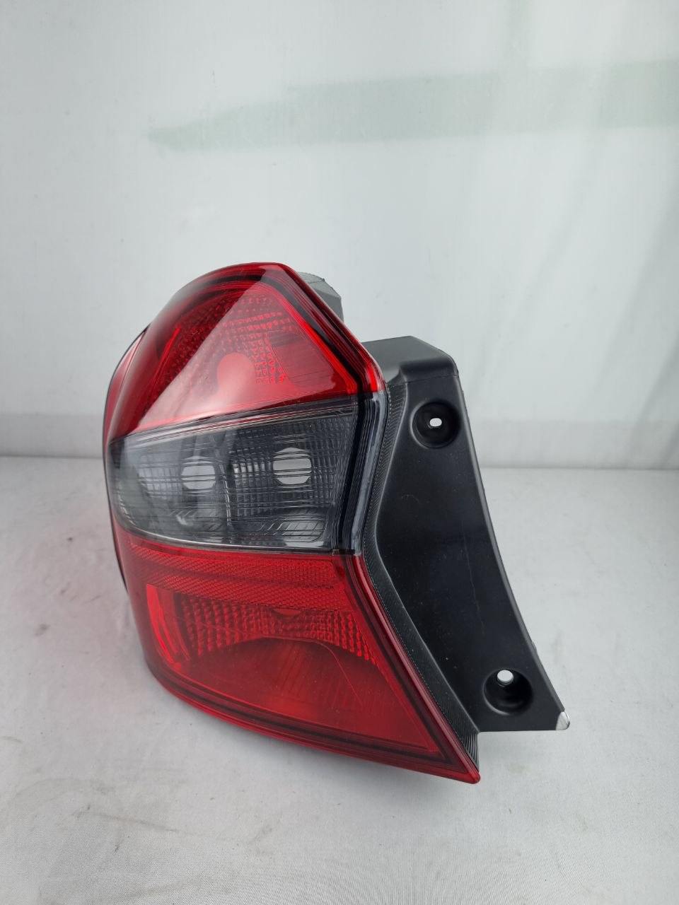Lanterna traseira lado esquerdo fume Ford ka sedan 2015 a 2018