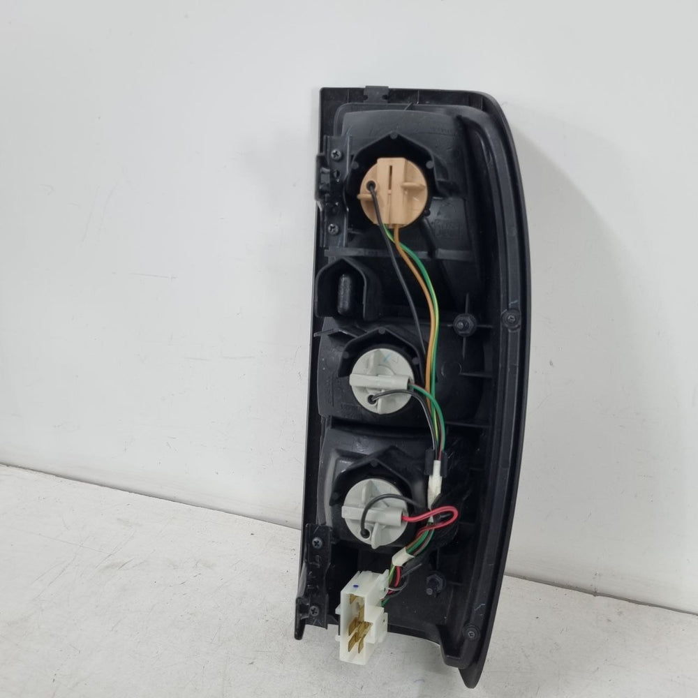 Lanterna Tras Esq Nissan Frontier 2003/2007