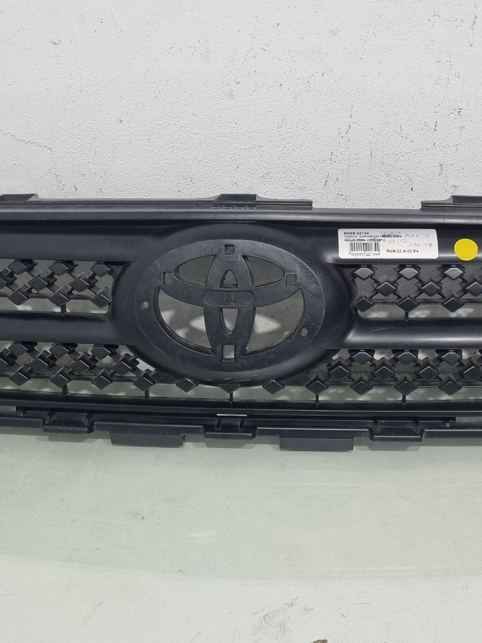 Grade Dianteira Superior Toyota RAV4 2006/2012 Usado