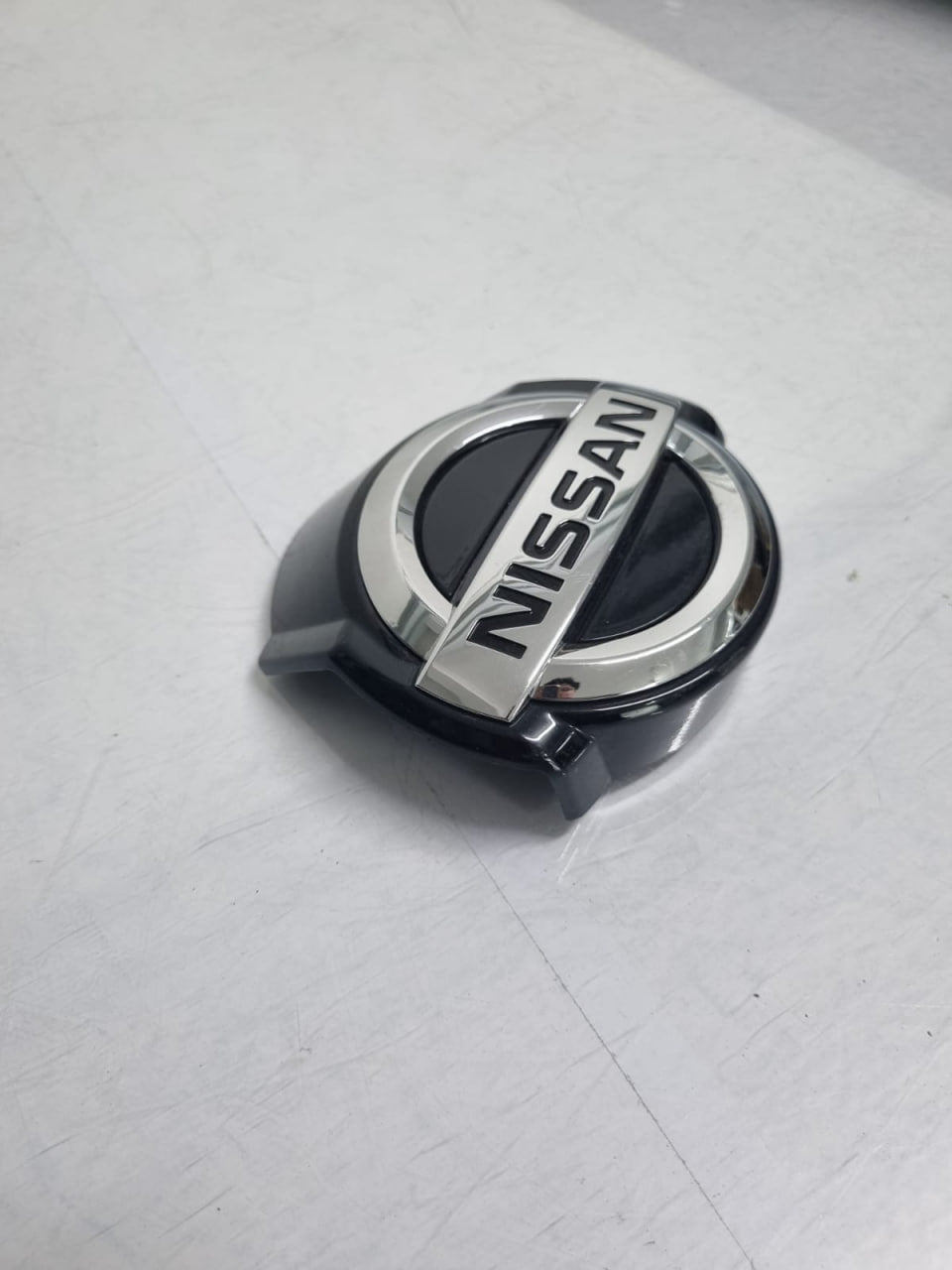 Emblema Tampa Traseira Nissan Kicks 2020/2024 Novo