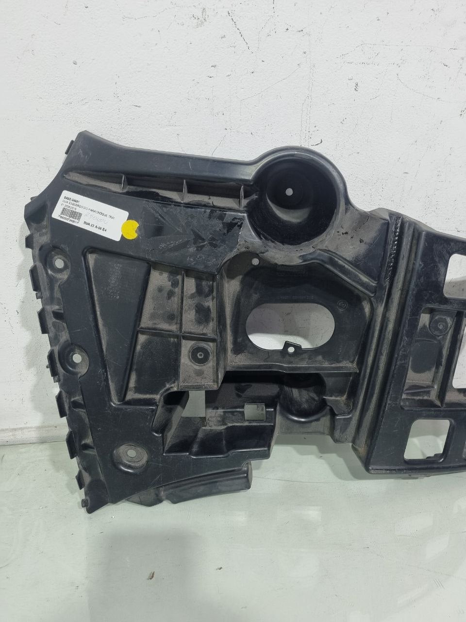Guia Suporte Parachoque Traseiro Esq BMW X1 2008/2015 Usado