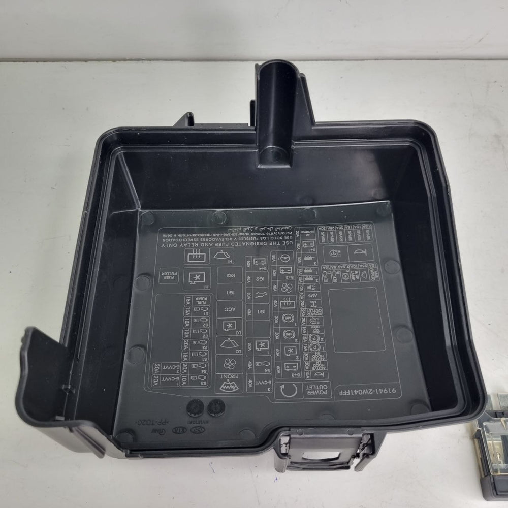 Caixa de Fusivel Motor Hyundai Santa Fe 2015/2019