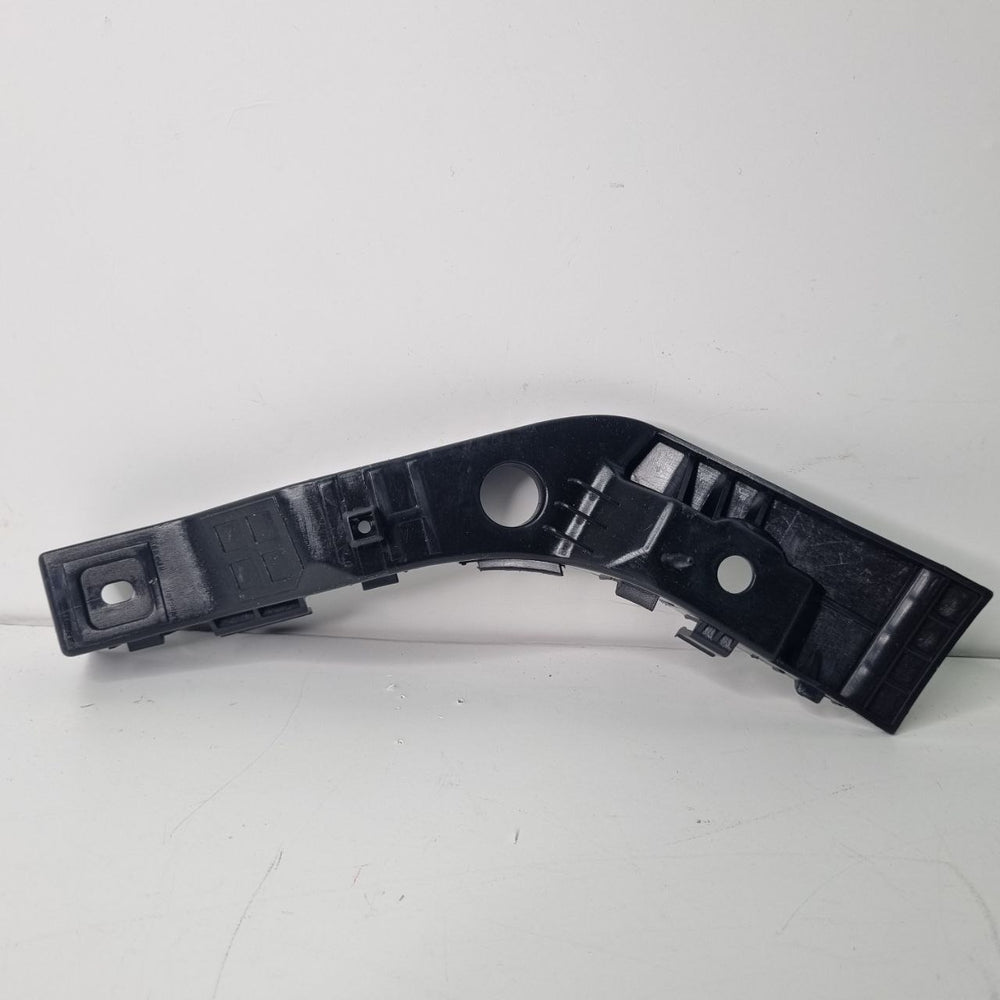 Suporte Guia Para-choque Dianteiro Direito Hyundai i30 2008/2012 Usado