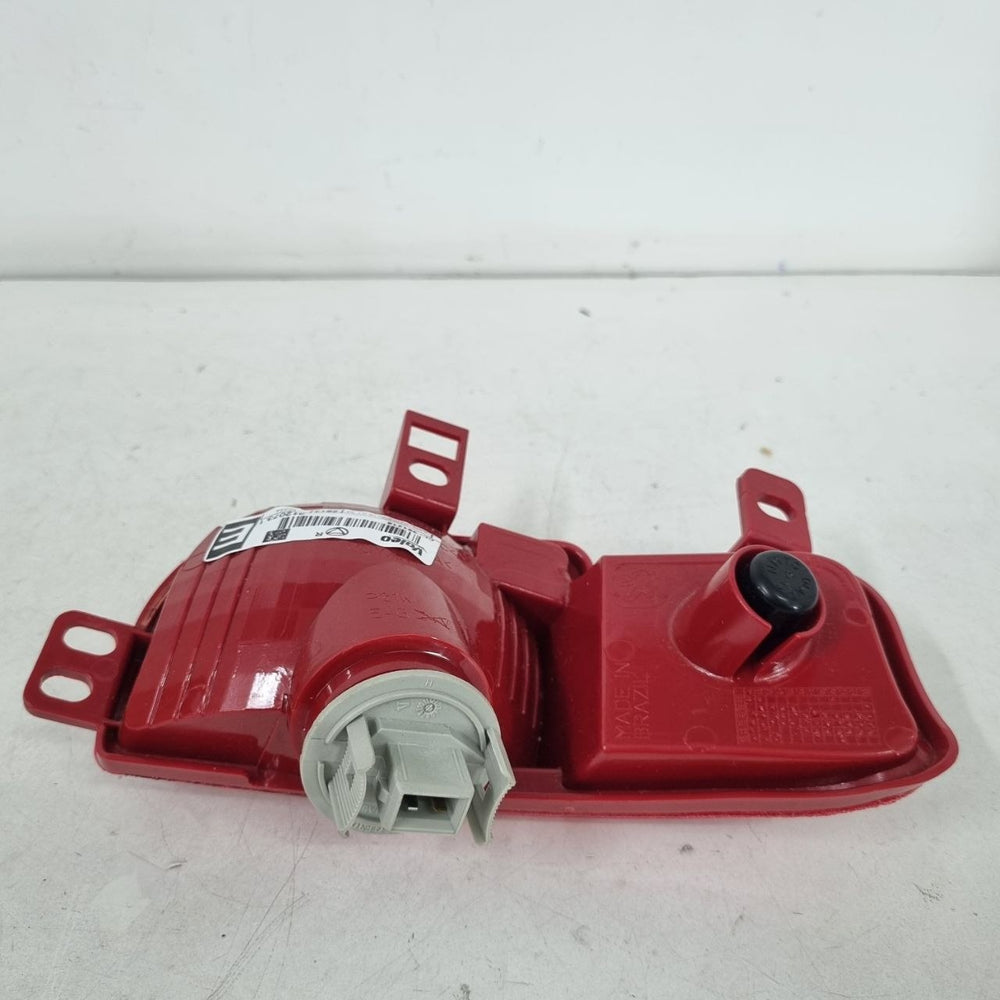 Lanterna Tras Esq Neblina Peugeot 207 Sedan/SW 2008/On