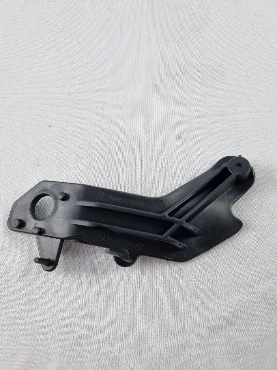 Reforço Fixação Farol Diant Dir Peugeot 2008 2018/2024