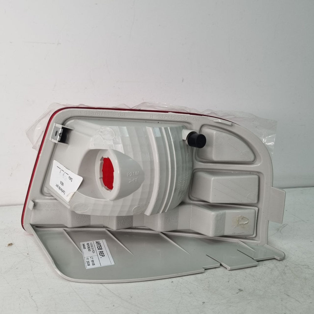 Lanterna Neblina Tras Esq Citroen Aircross 2011/2015
