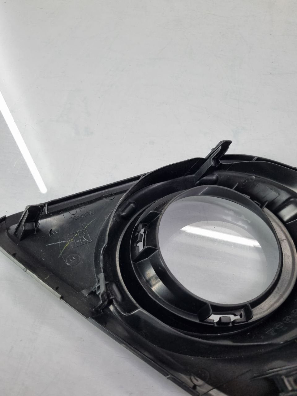 Moldura Farol de Milha Dir Toyota Hilux 2016/2018