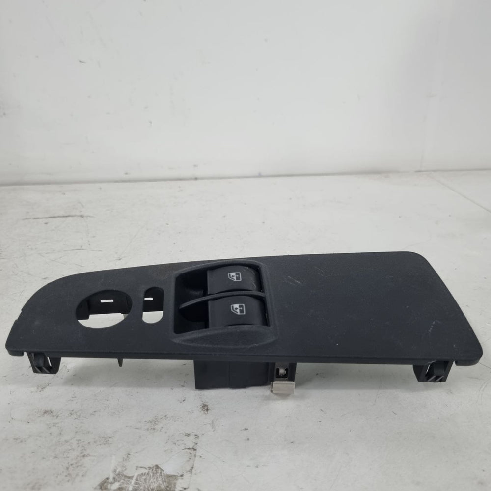 Moldura Interruptor Vidro Diant Fiat Punto Linea 2007/2012