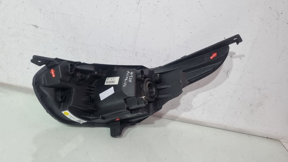 Farol Diant Dir Fiat Strada 2021/2025 Usado