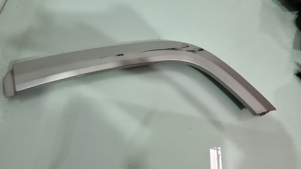 Aplique Para-lama Diant Esq Volkswagen Amarok 2010/2023