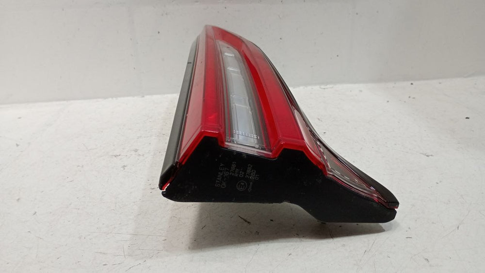 Lanterna Tras Tampa Esq Toyota Hilux SW4 2021/2025