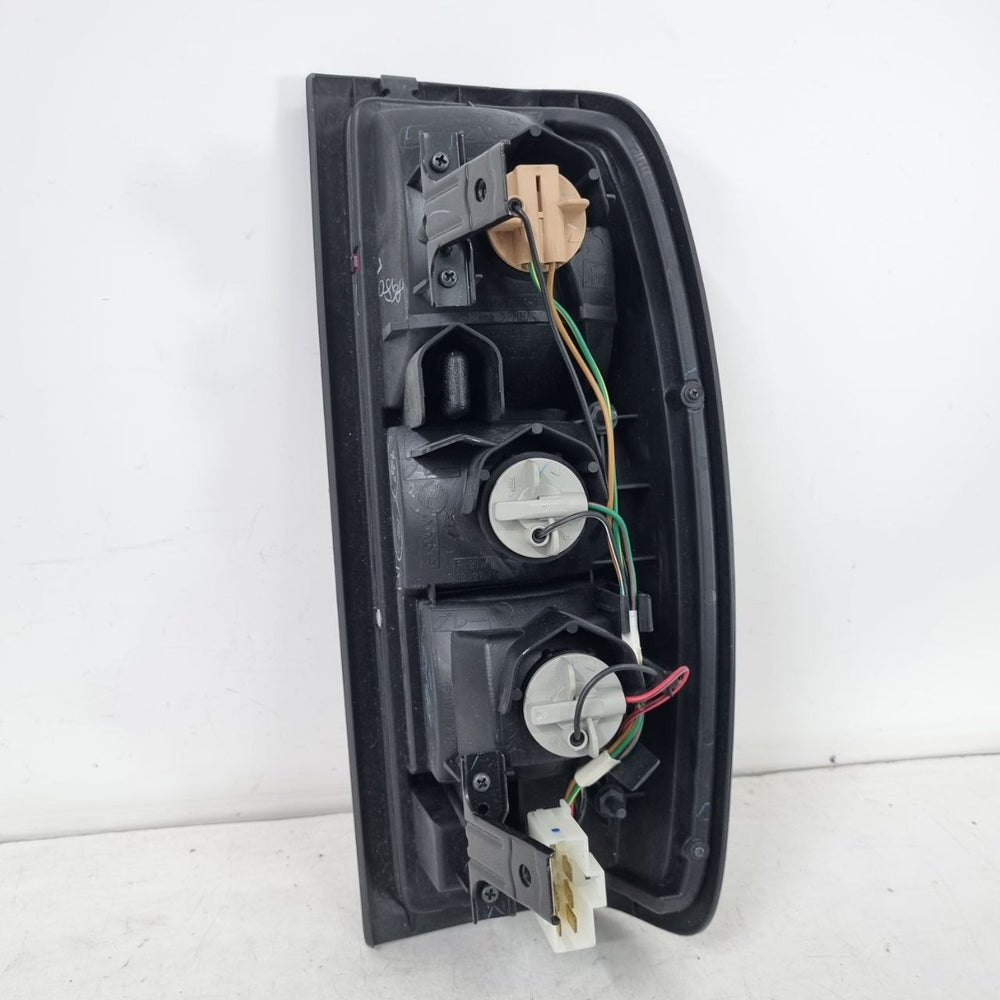 Lanterna Tras Esq Nissan Frontier 2003/2007