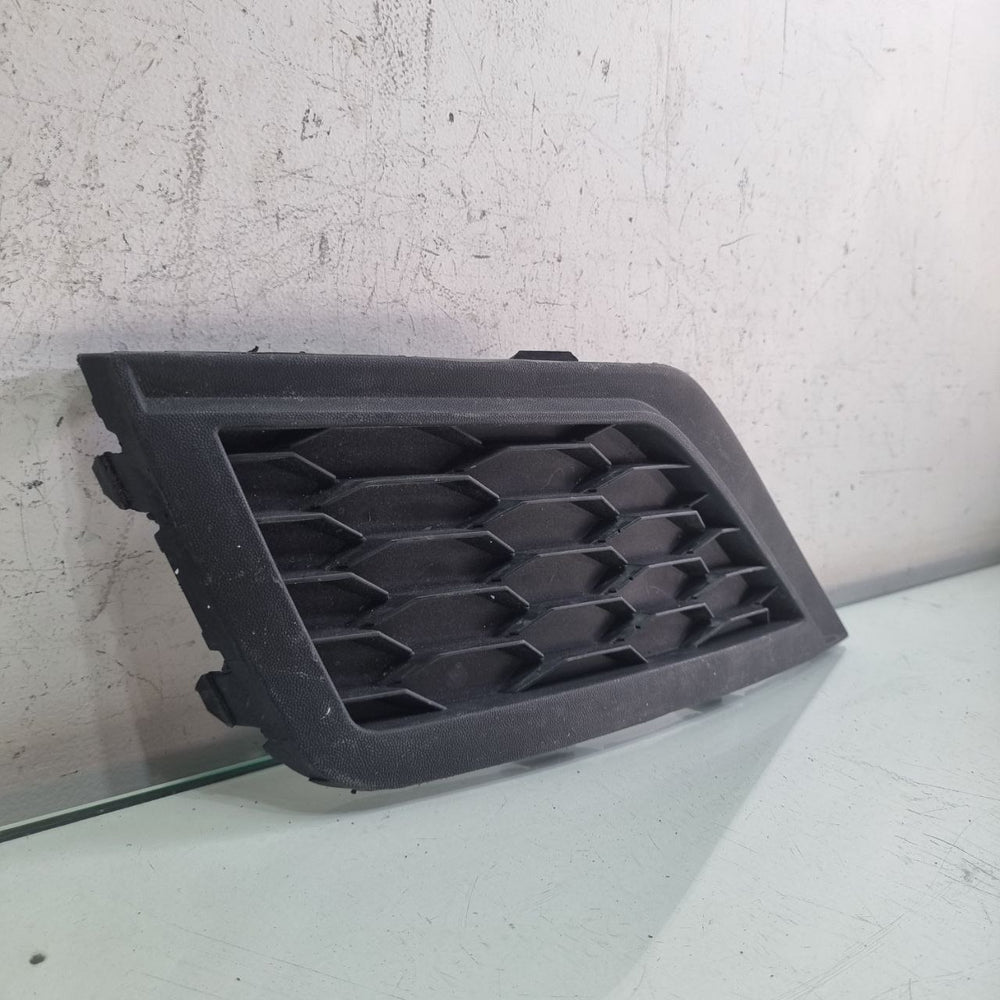 Moldura Farol Milha Esq VW Gol 2018/2022 Usado