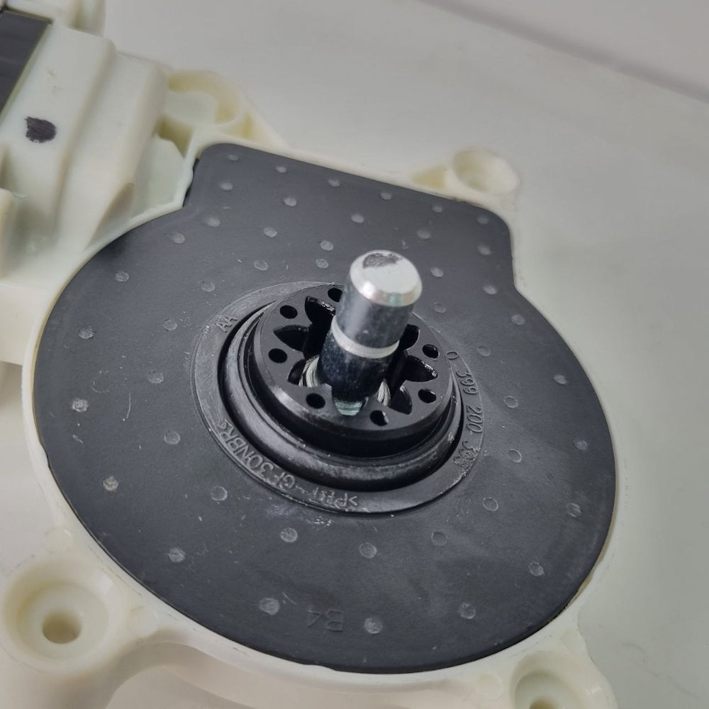 Motor Vidro Elétrico Porta Dianteira VW Fox 2015/2021 Novo