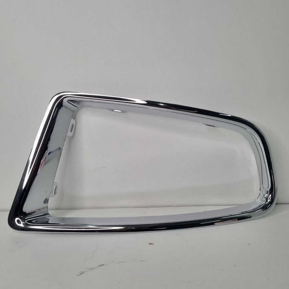 Moldura Farol Dianteiro Direito Renault Sandero 2012/2014 Nova