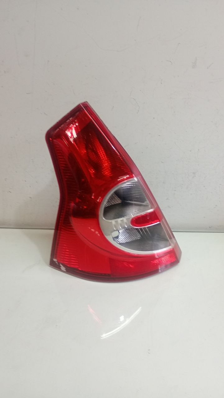Lanterna traseira esq sandero 2008 a 2011