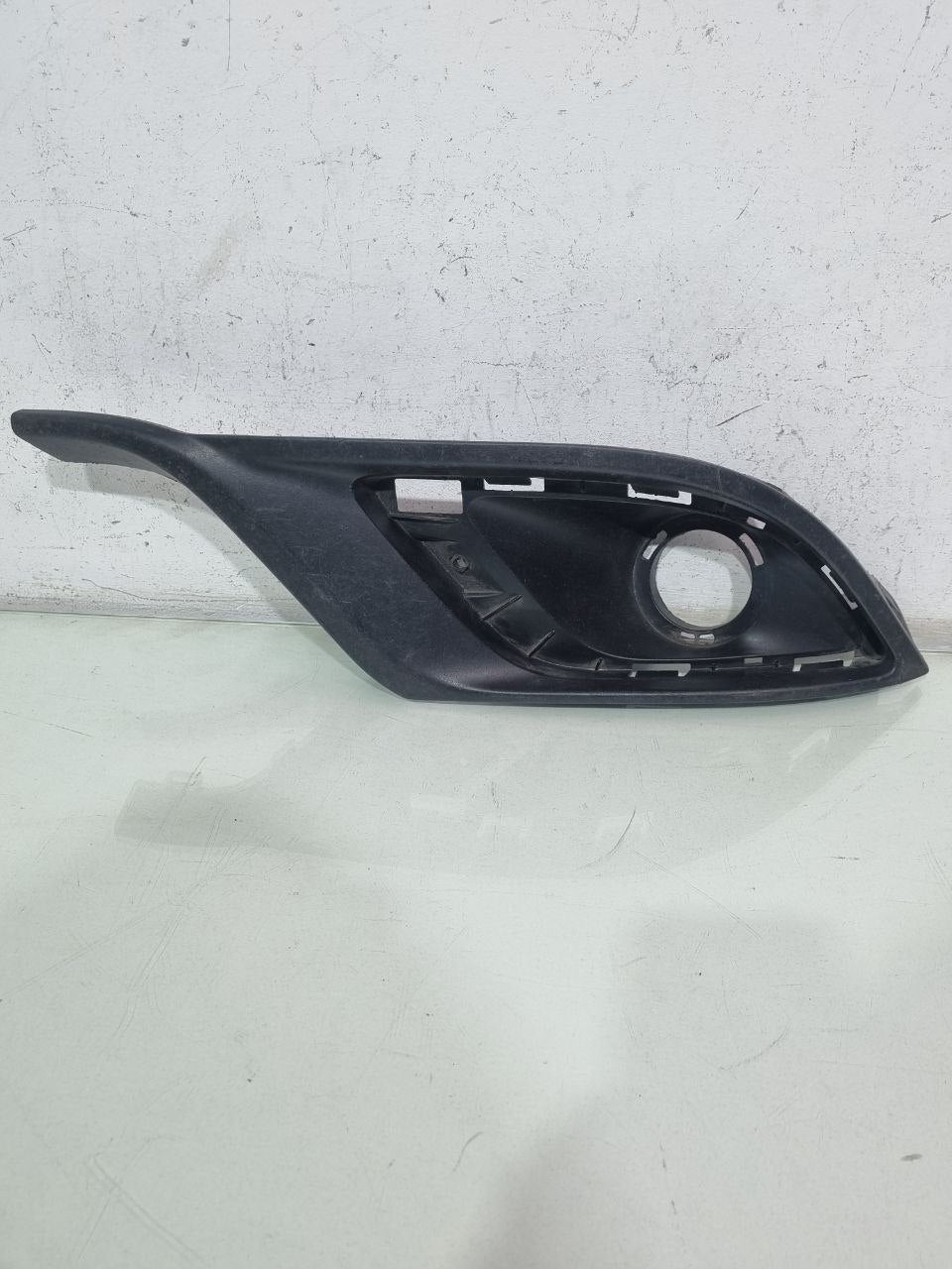 Moldura Farol de Milha Esquerda Dodge Durango 2014/2017 Usado