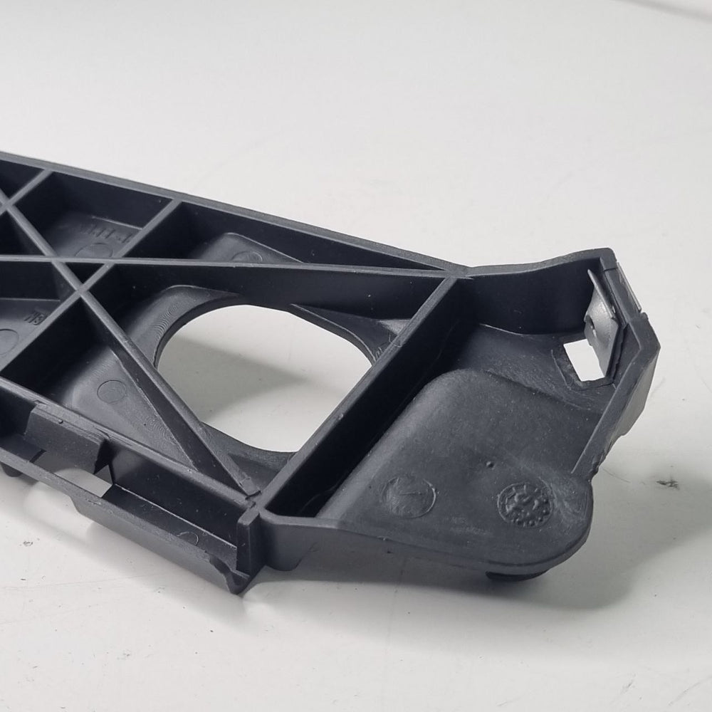 Guia Parachoque Dianteiro Direito GM Chevrolet Corsa 2005/2012 Novo