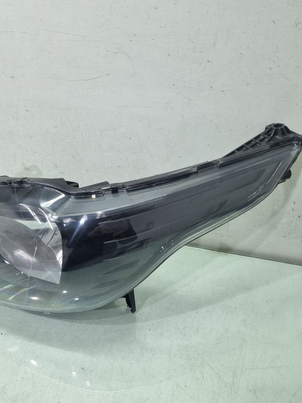 Farol Dianteiro Esquerdo Fiat Mobi 2016/2023 Usado
