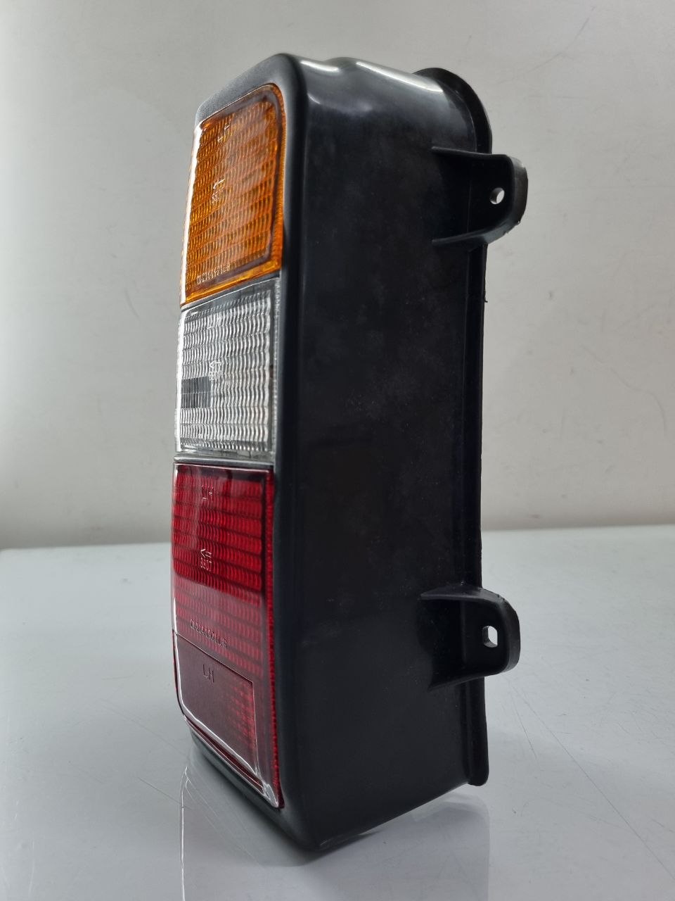 Lanterna Tras Esq Mitsubishi L300 1995/2000