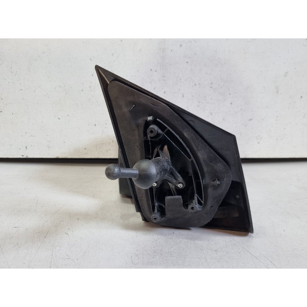 Retrovisor esquerdo manual Chevrolet Onix 2013/2017 usado