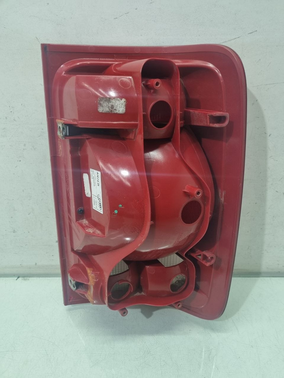 Lanterna Traseira Esquerda VW Amarok 2010/2021 Usada