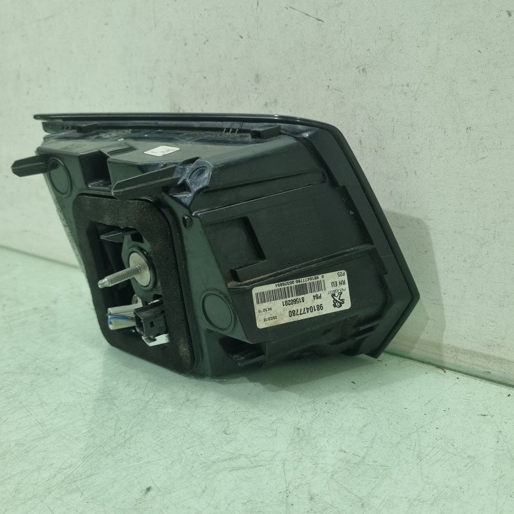 Lanterna Tras Tampa Direita Peugeot 3008 2016/2019