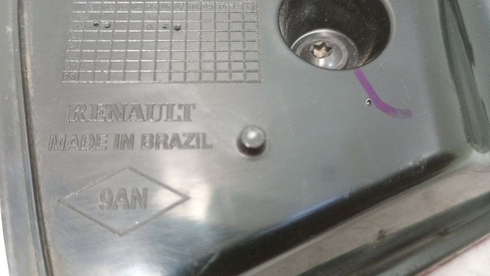 Lanterna Tampa Tras Dir Renault Sandero 2019/2021