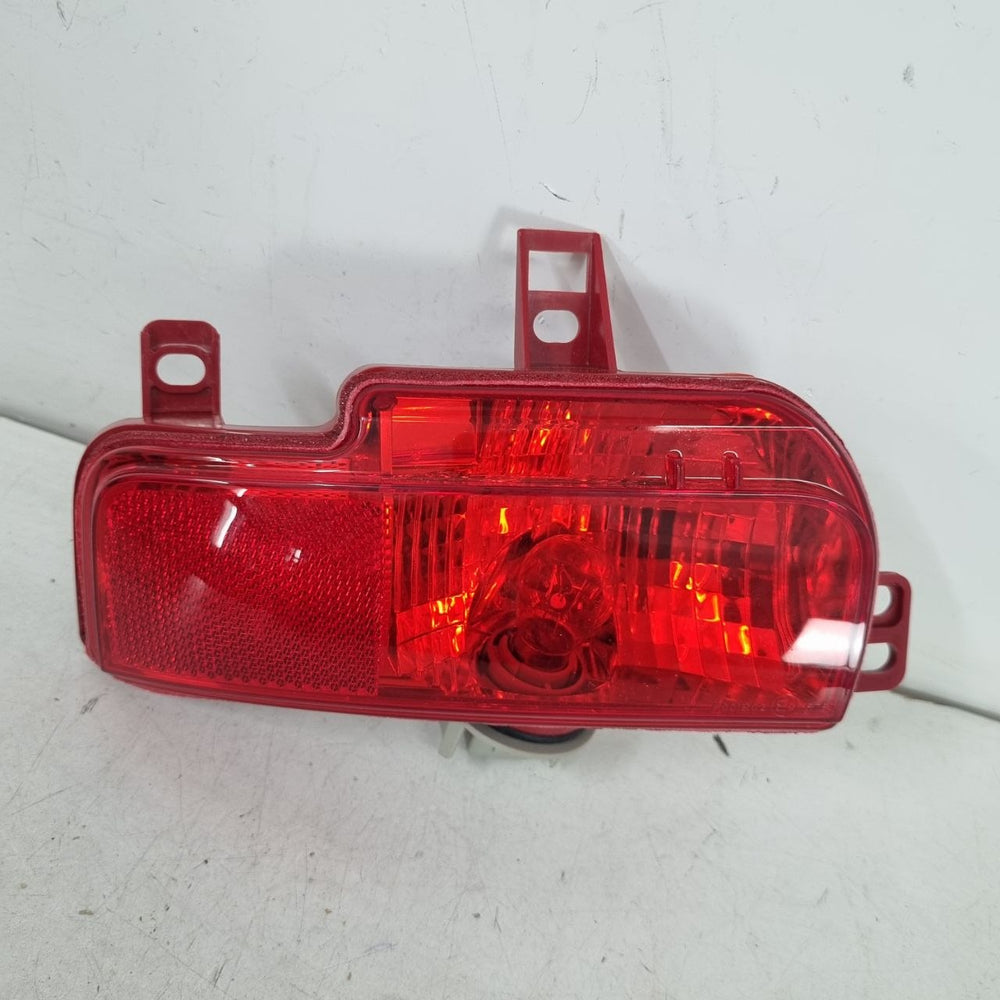 Lanterna Tras Esq Neblina Peugeot 207 Sedan/SW 2008/On