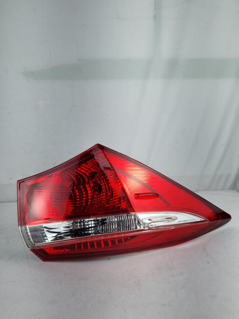 lanterna traseira esquerda (lateral/canto) para o Toyota