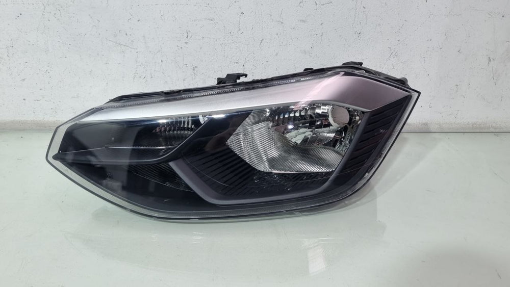 Farol Diant Esq VW Polo Track 2023 Usado