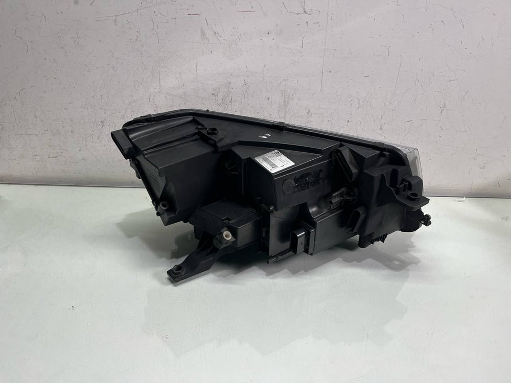 Farol lado esquerdo full léd Volkswagen Taos 2022 a 2025