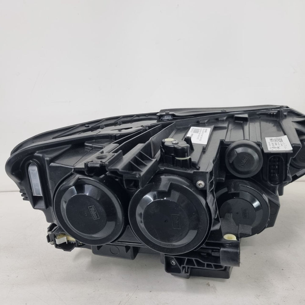 Farol Diant Esq Volkswagen Passat B8 2014/2023