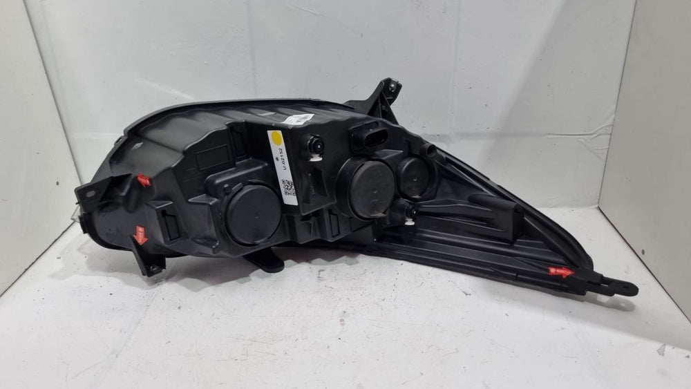 Farol Dianteiro Esquerdo Chevrolet Cobalt 2016/2023 Usado