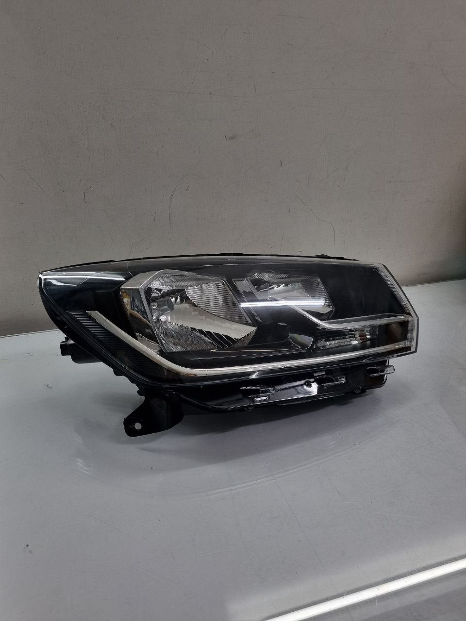 Farol Diant Dir Volkswagen Gol/Saveiro 2017/2024