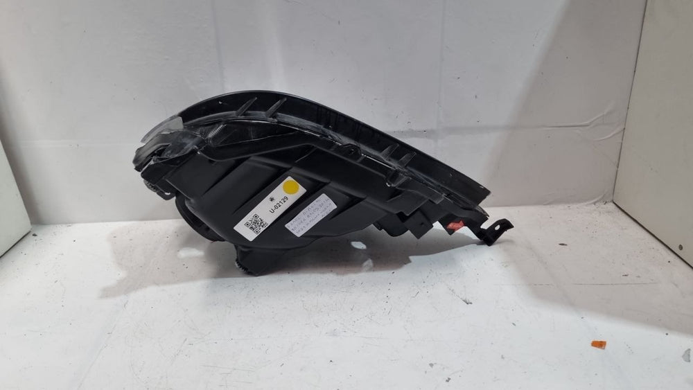 Farol Dianteiro Direito Toyota Etios 2013/2021 Usado