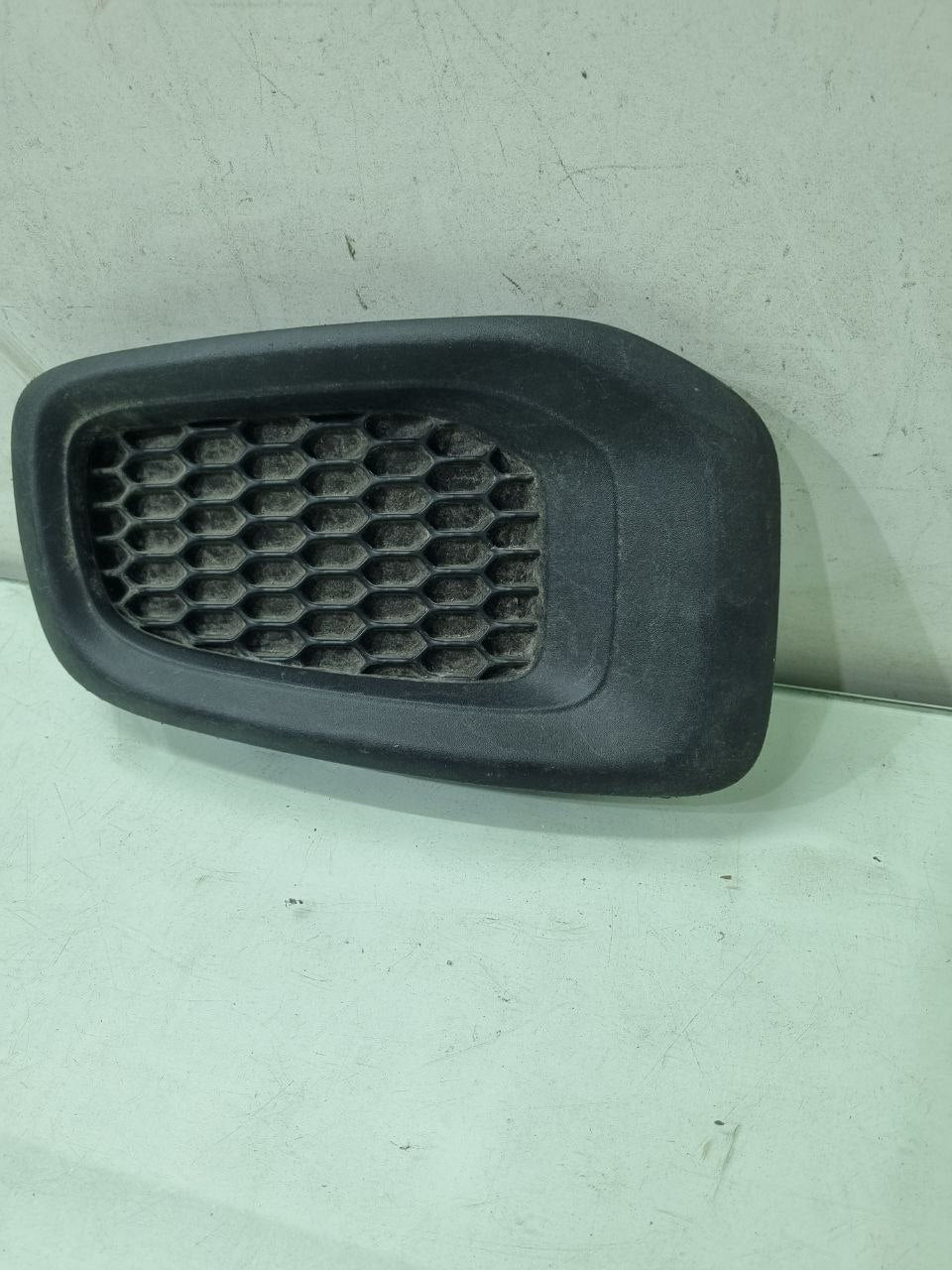 Moldura Grade Neblina Jeep Renegade 2017/2020 Usado