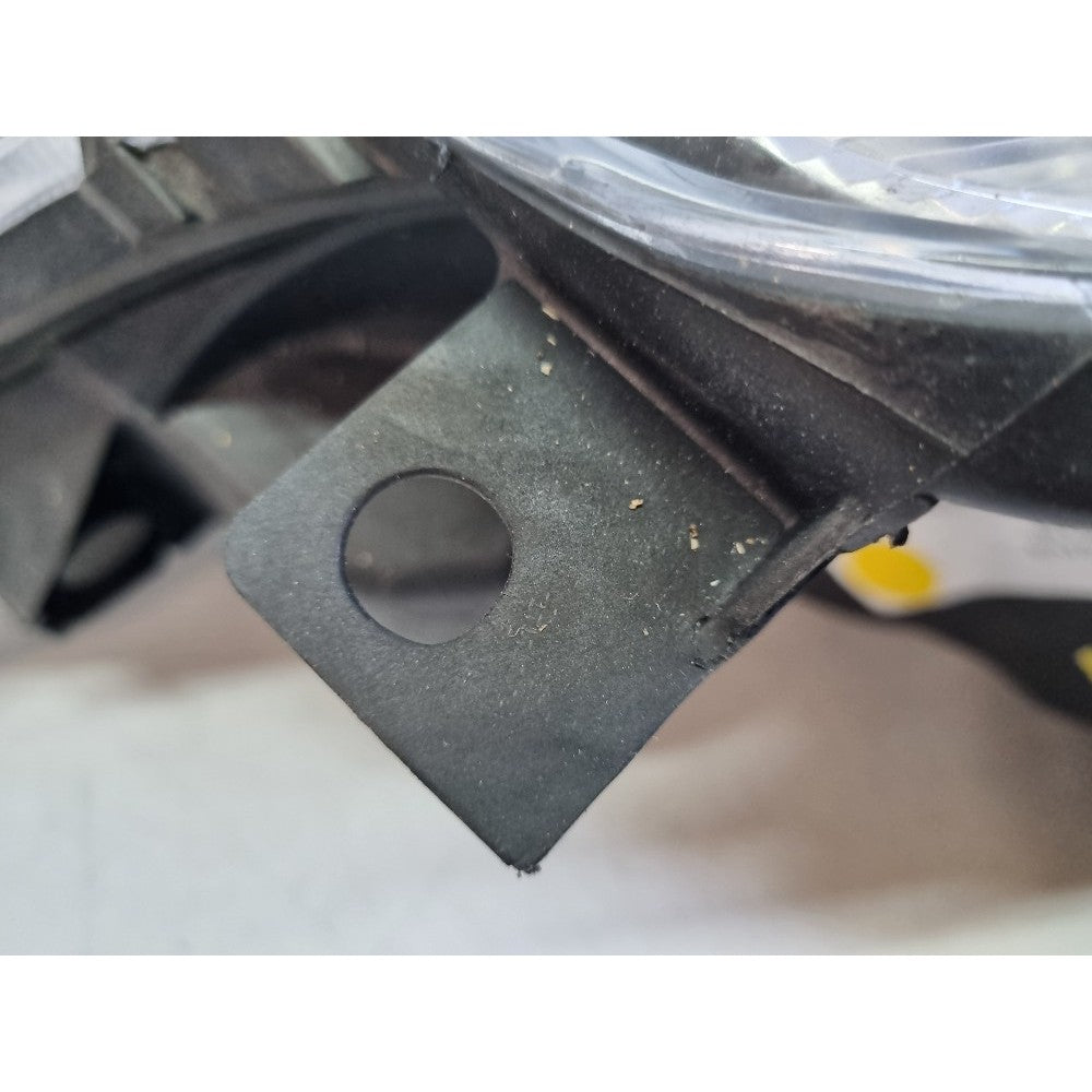 Farol Dir. Máscara Negra Toyota Etios 2015/2019 Recuperado Direito/passageiro