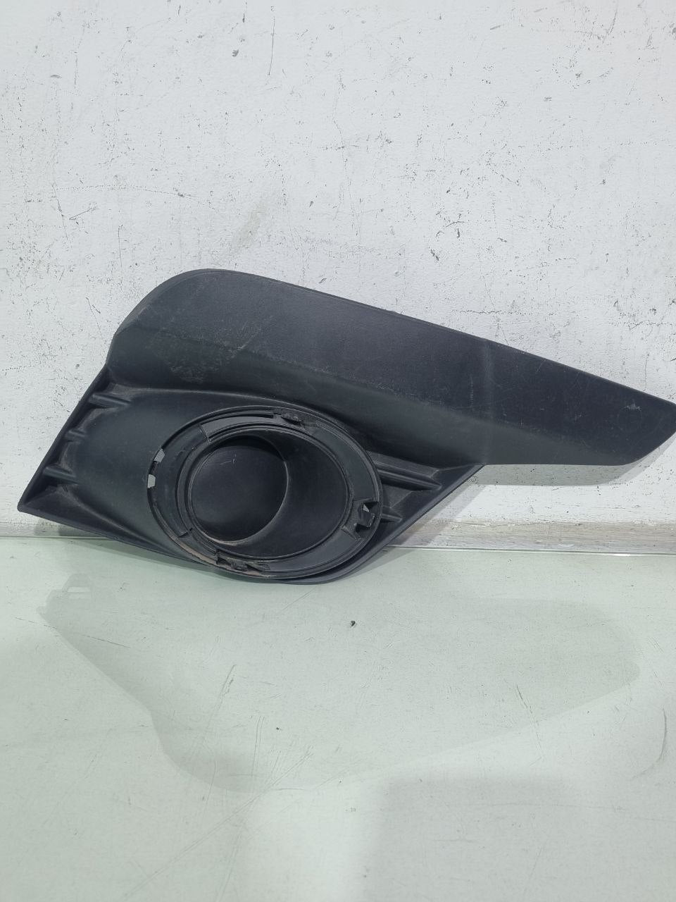Moldura Farol de Milha Direita Renault Sandero 2019/2021 Usado